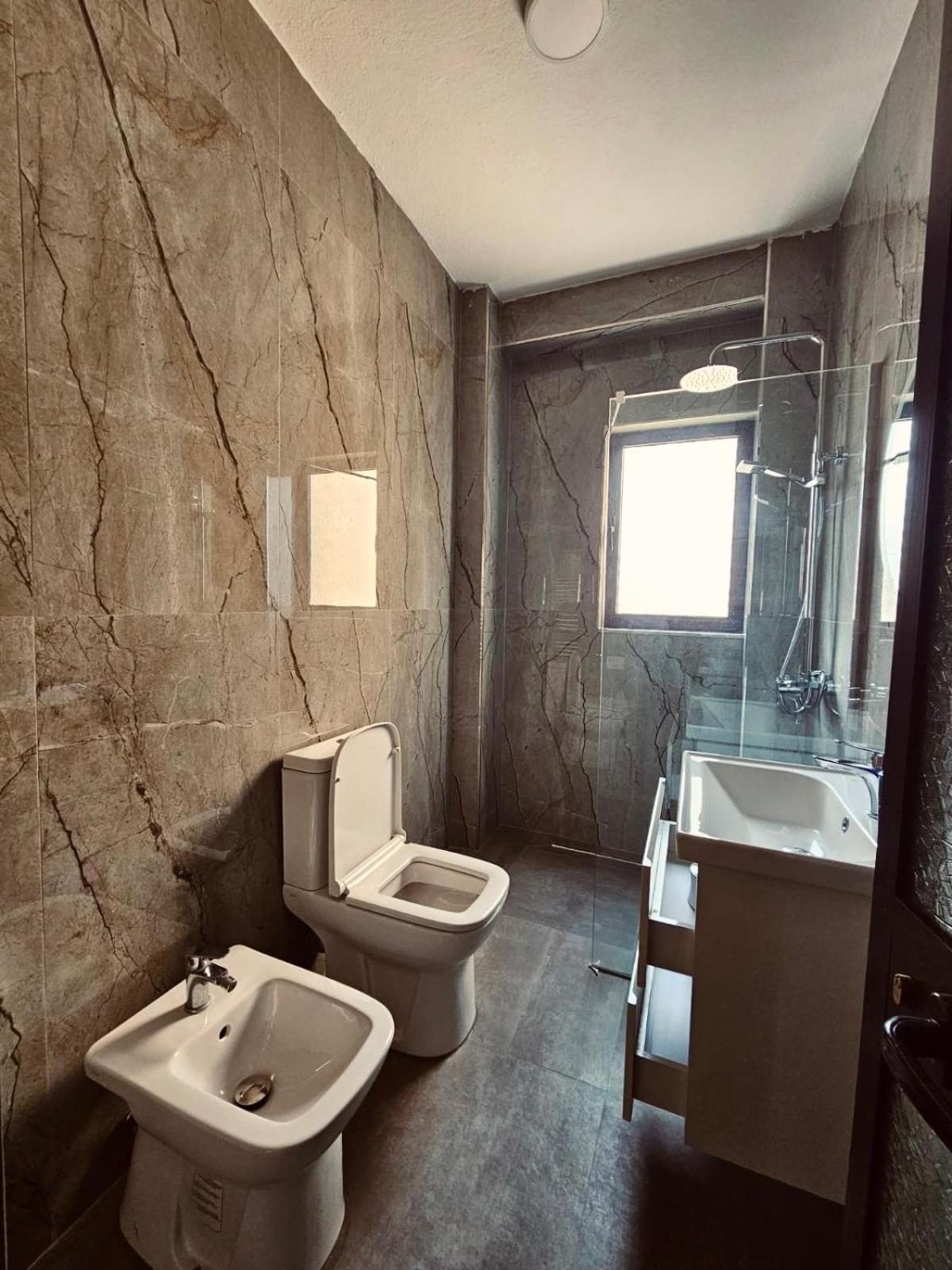 Hi5 Rooms Тирана Экстерьер фото
