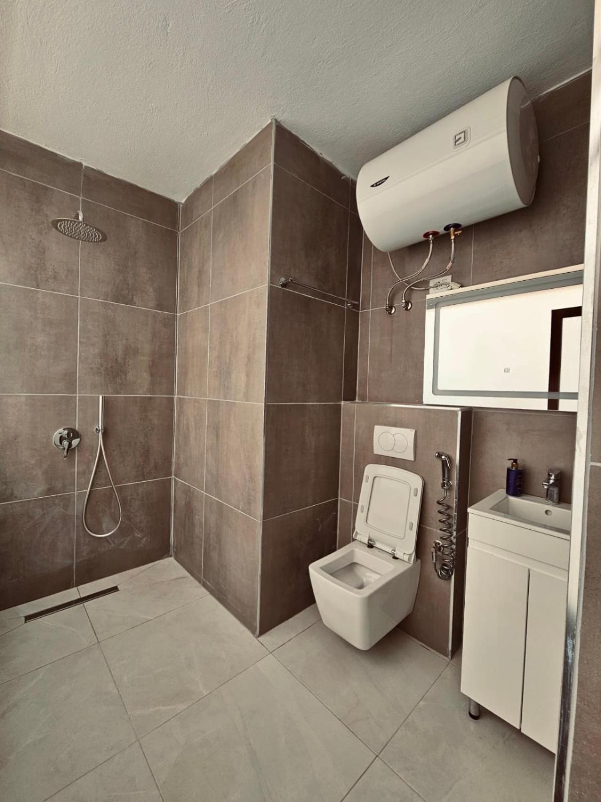 Hi5 Rooms Тирана Экстерьер фото