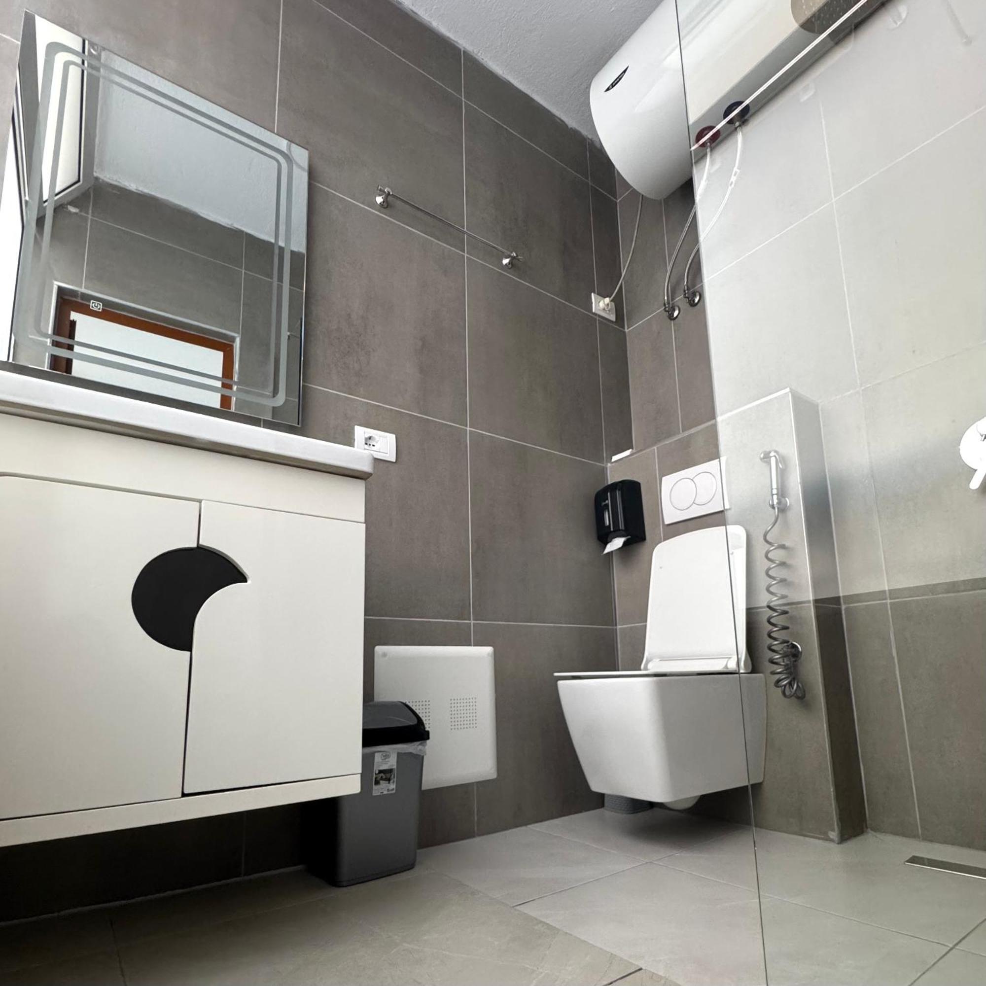 Hi5 Rooms Тирана Экстерьер фото