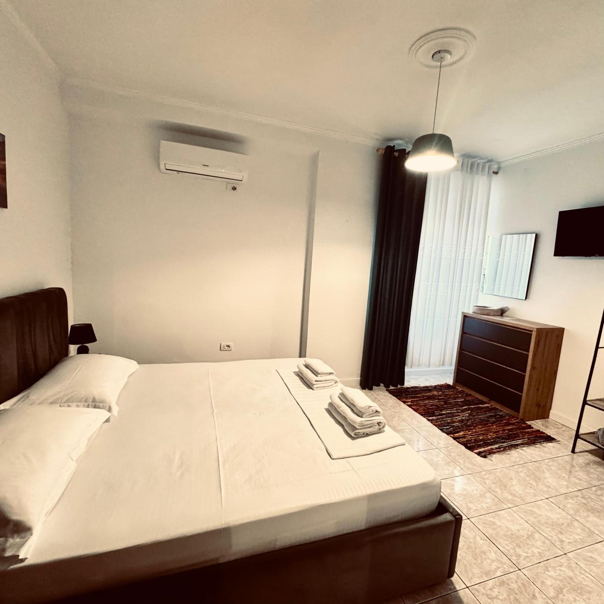 Hi5 Rooms Тирана Экстерьер фото